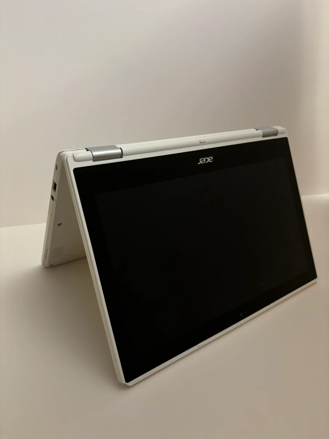 Acer Chromebook R 11 Convertible (White) image indicator(2)
