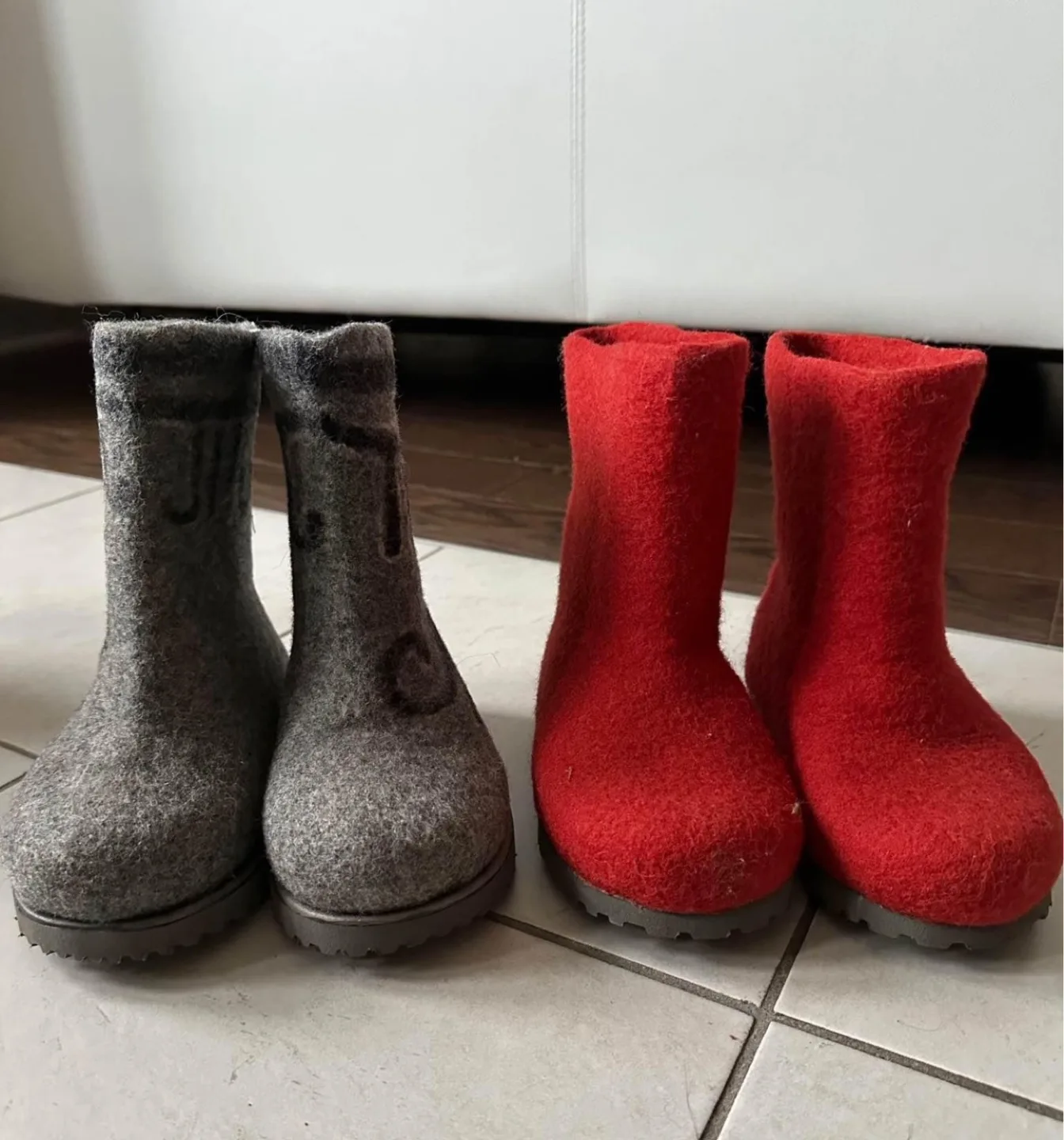 Pair of felt boots for kids image indicator(2)