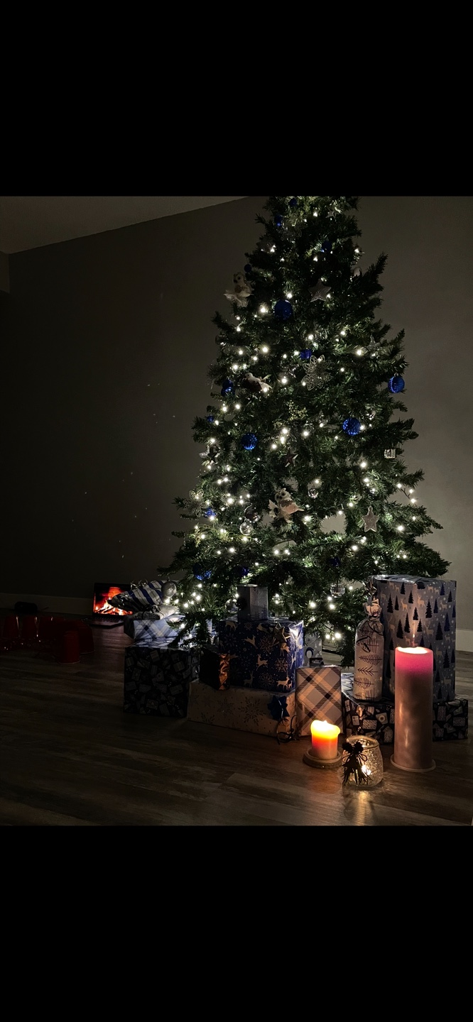 Pre-lit Artificial Christmas Tree - photo 2