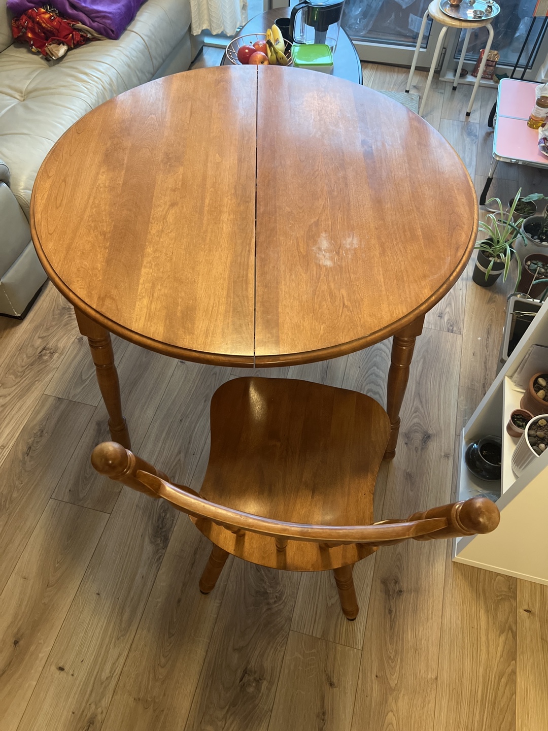Solid Wood extendable dinning Table and 4 Chair Set