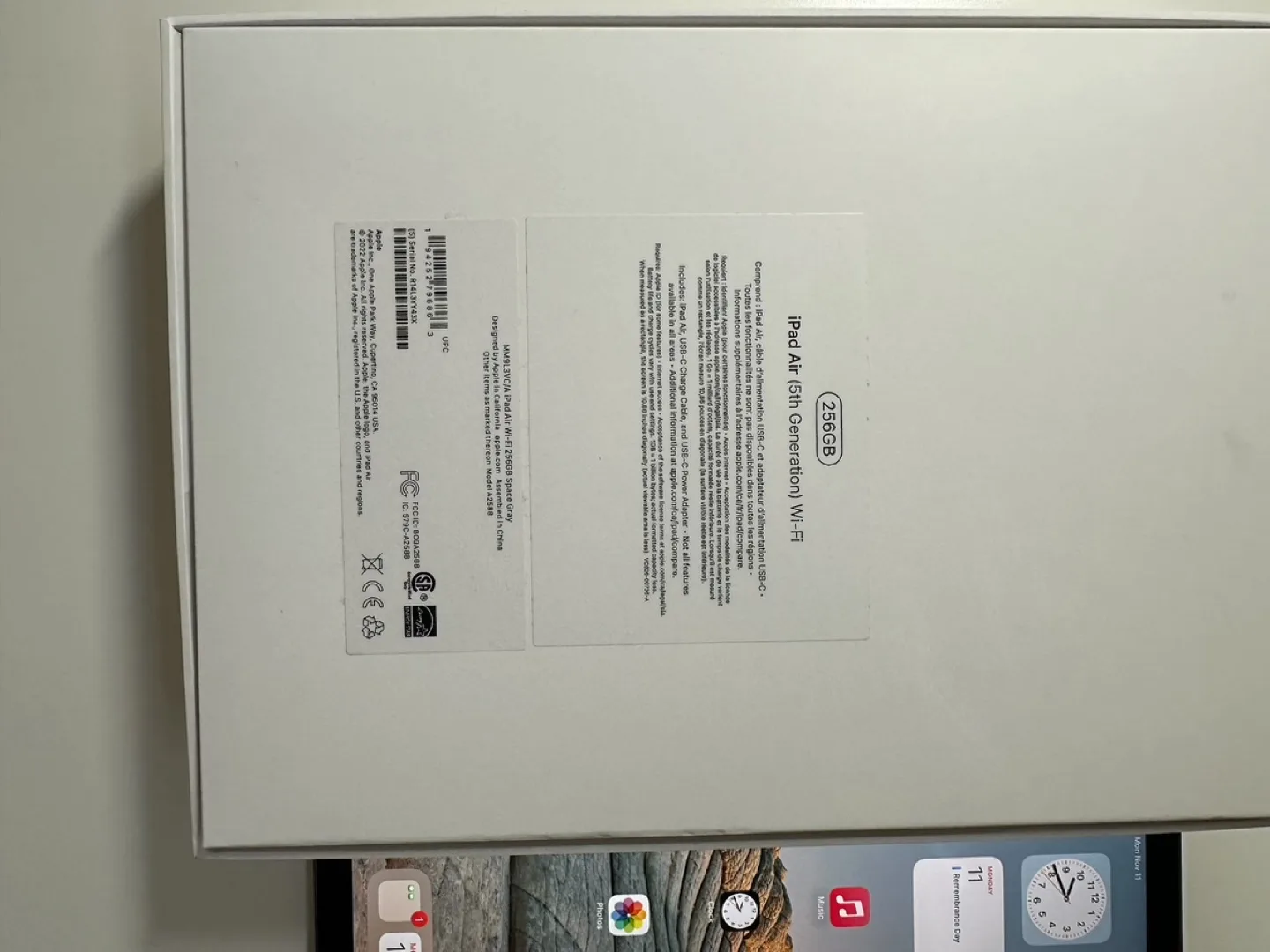 iPad Air (5th Generation) 256GB - Space Grey image indicator(3)