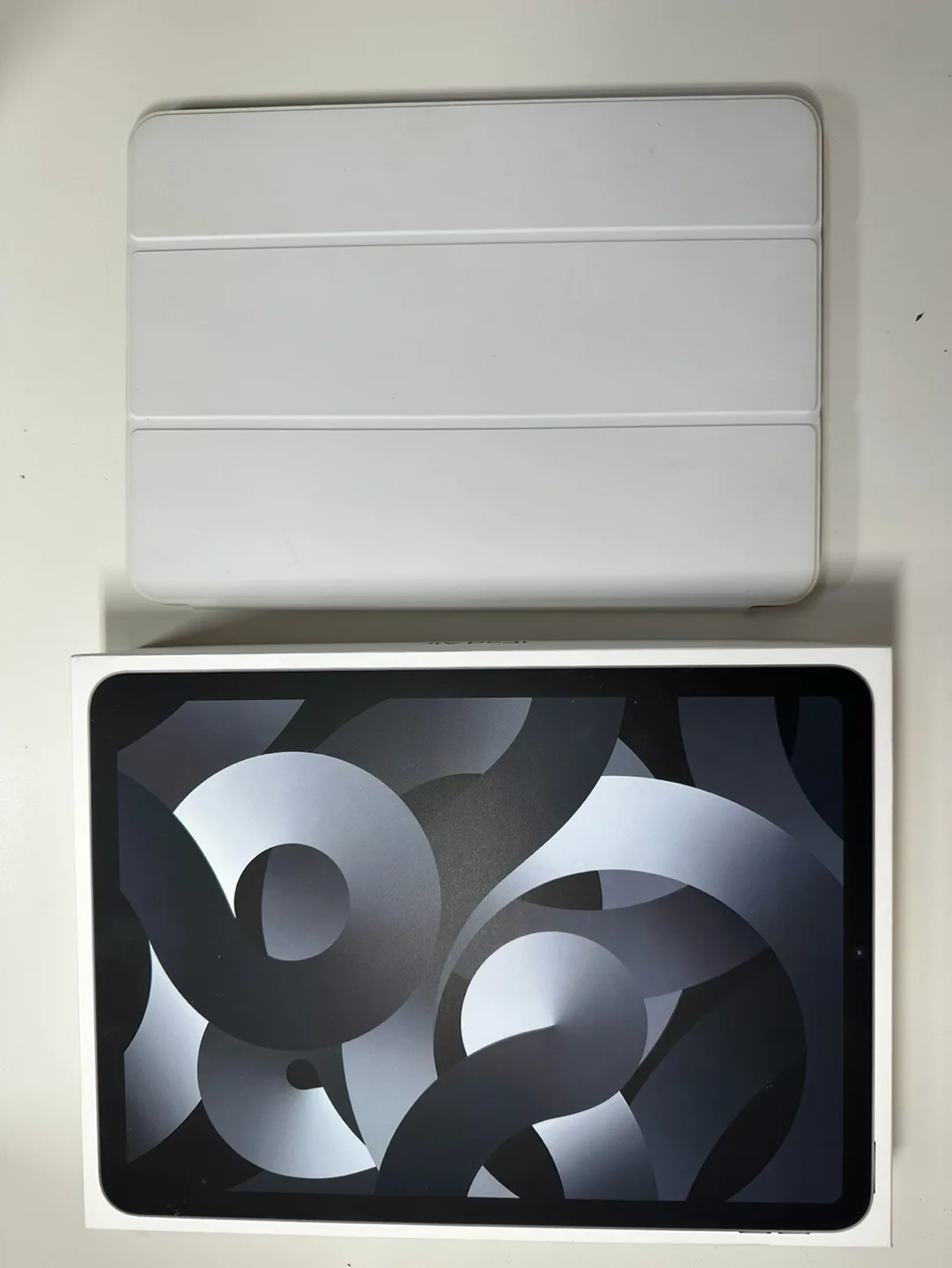 iPad Air (5th Generation) 256GB - Space Grey image indicator(6)