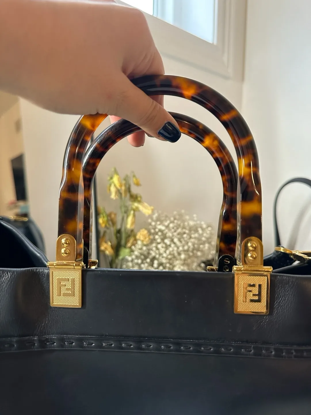 Fendi Sunshine Tote Bag image indicator(3)