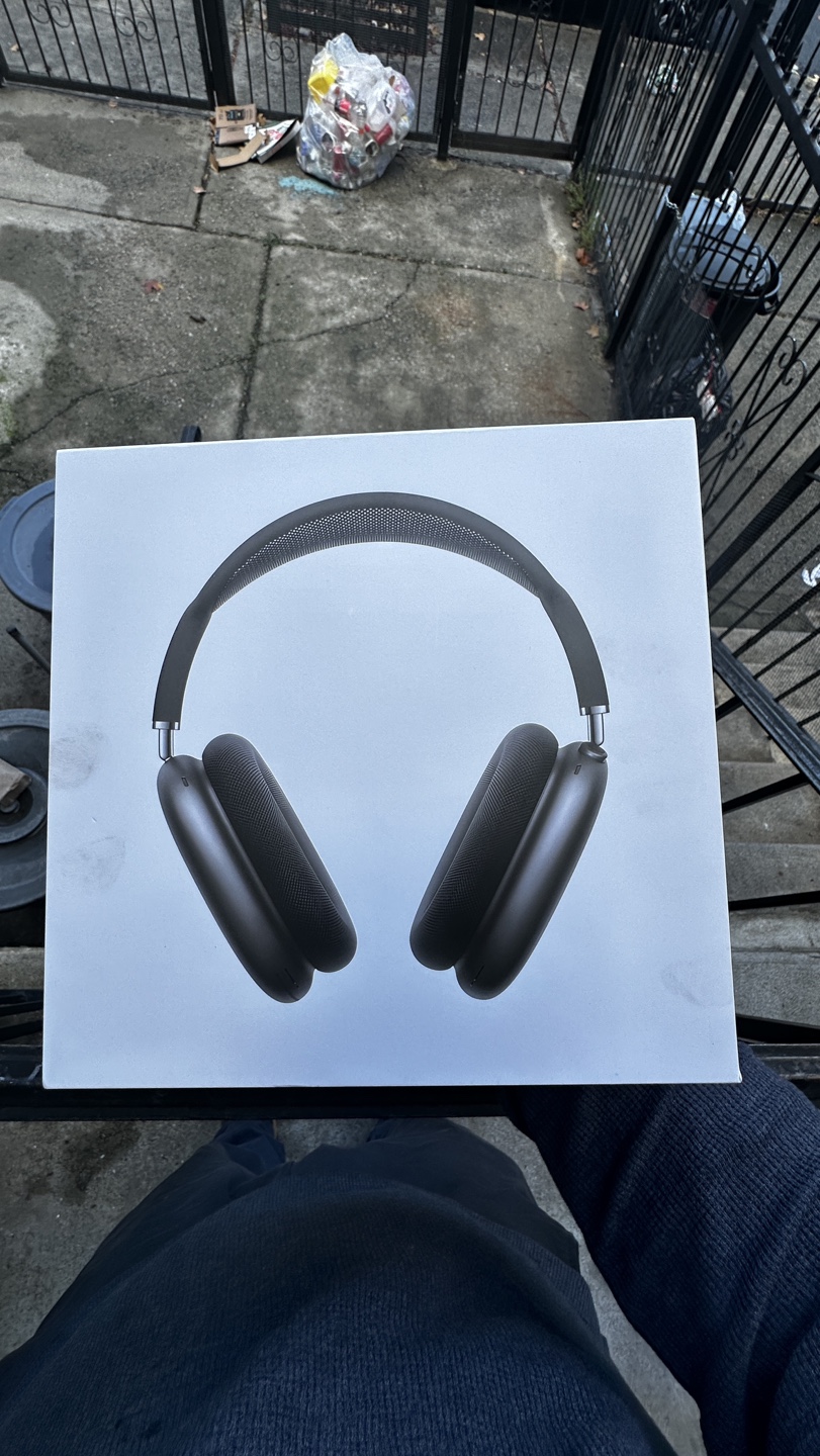 Apple AirPods Max with Smart Case