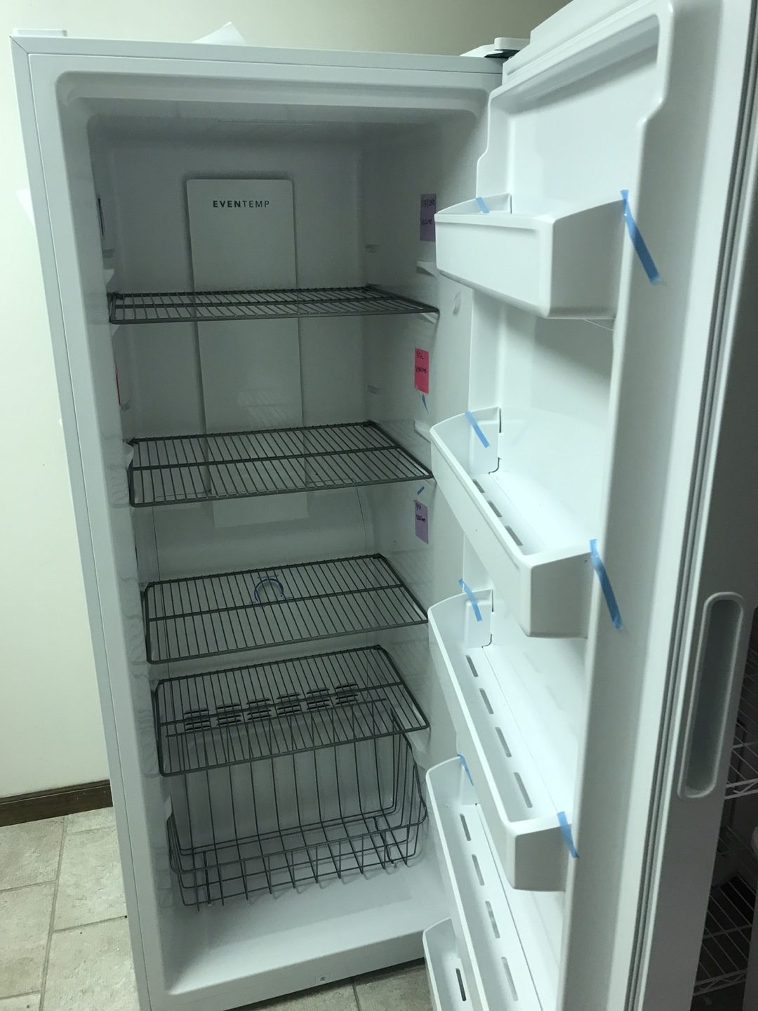 Frigidaire Freezer - photo 2