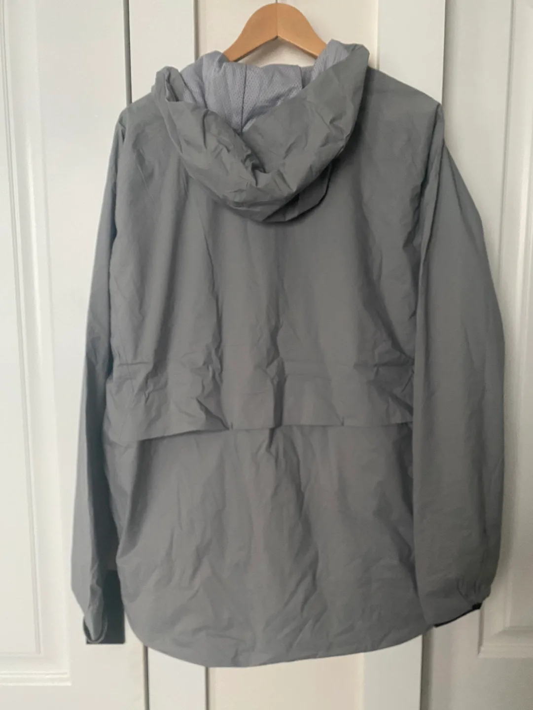 RYU Arc Rain Jacket - Size Large - Grey image indicator(2)