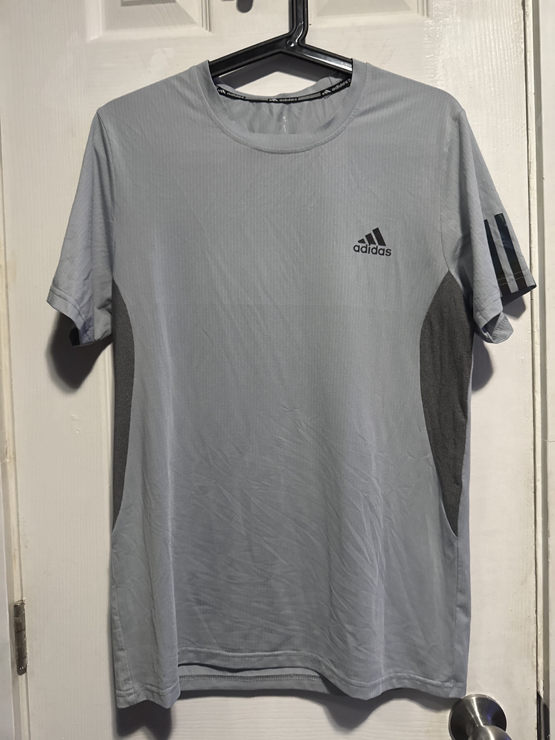SEVEN! Nike, Adidas & Under Armour T-Shirts & Tank Tops - Size M