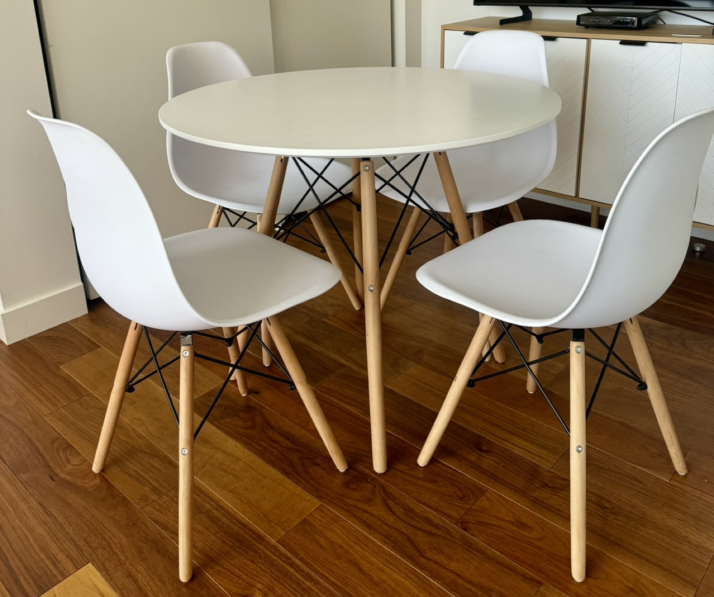 White Dining Table and 4 Chairs Set