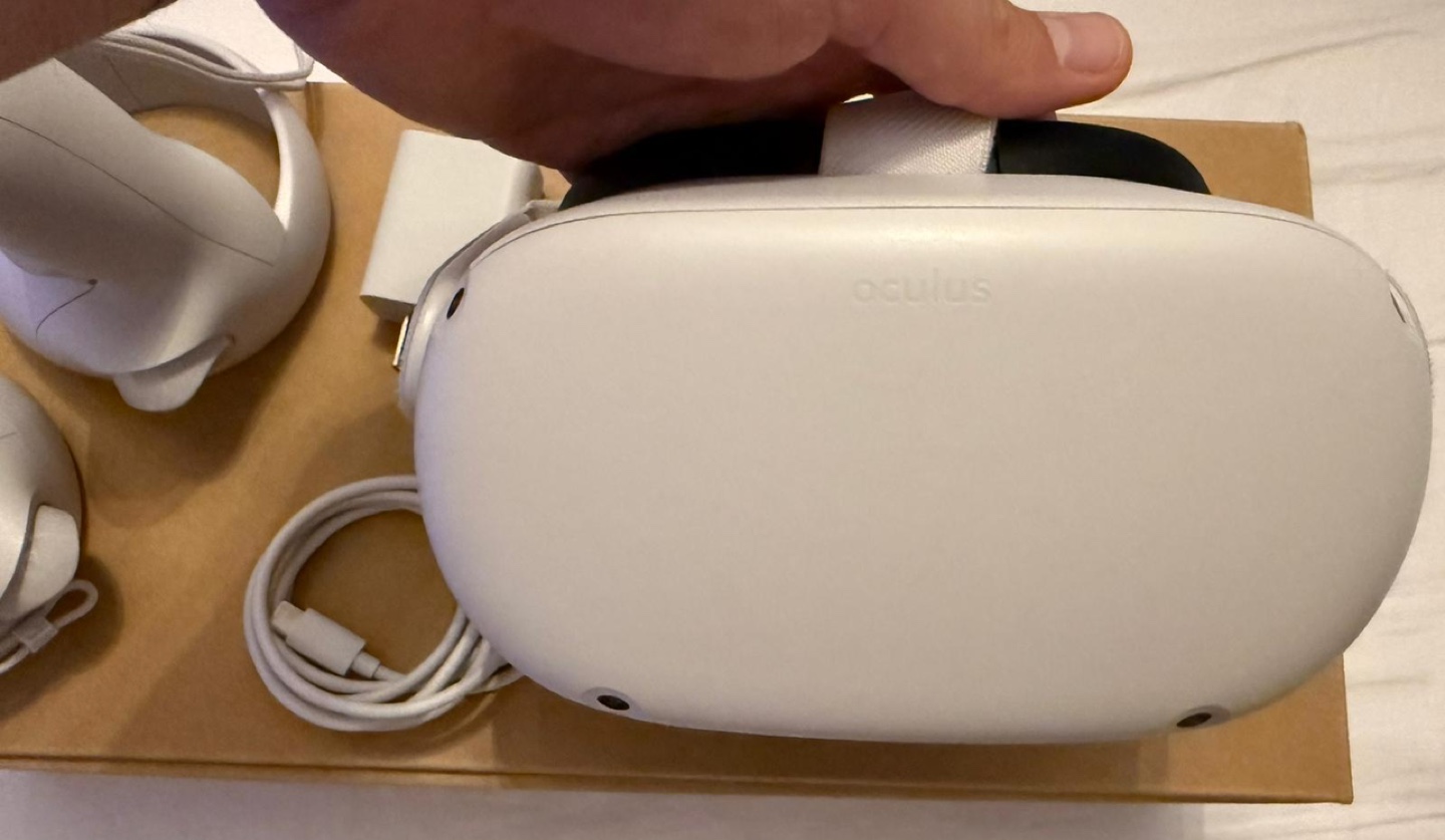 Oculus Quest 2 VR Headset (128GB) - photo 5