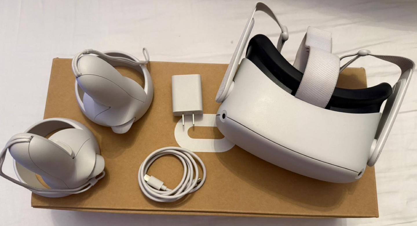 Oculus Quest 2 VR Headset (128GB) - photo 3