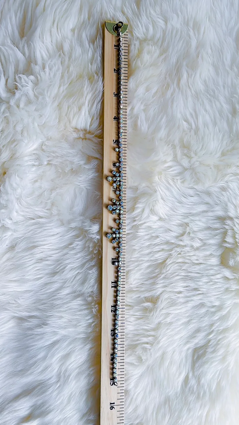 Aurora Borealis choker and Earrings Set image indicator(8)