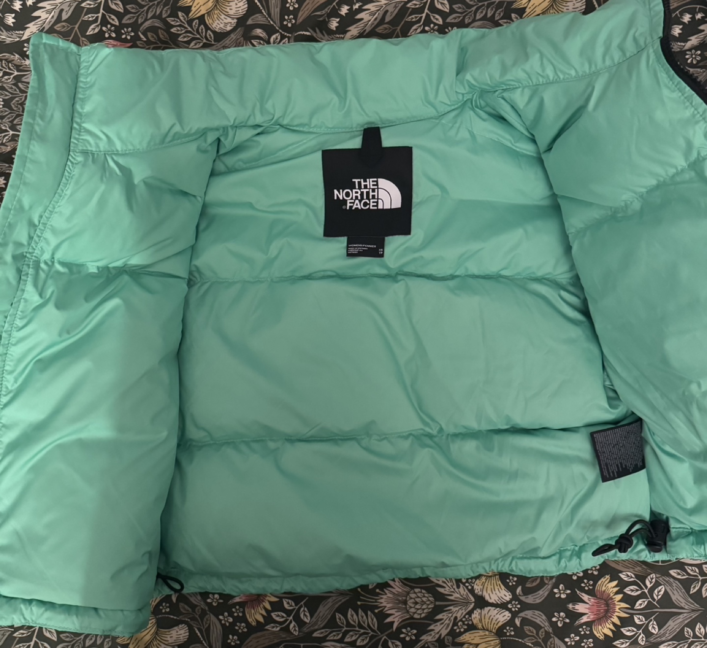 The North Face Women's Green Puffer Jacket - photo 3