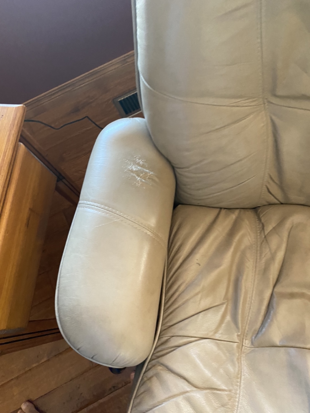 Genuine leather chair and ottoman - photo 2