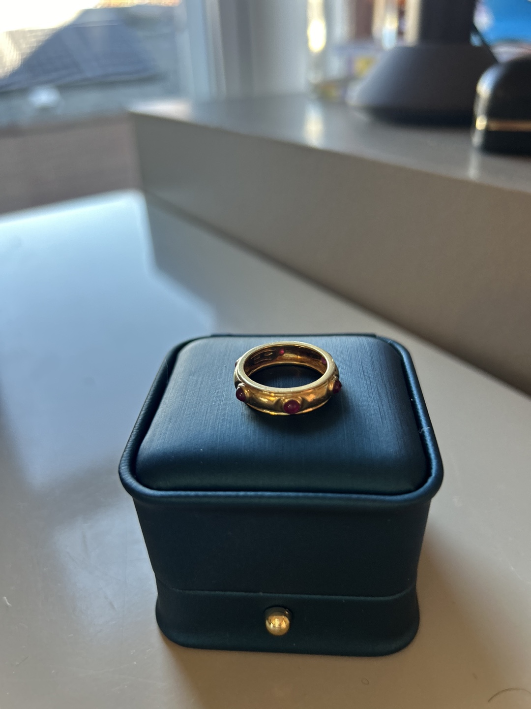 Vintage Tiffany & Co. Ruby Cabochon Six Stone Band Ring in 18K - photo 2