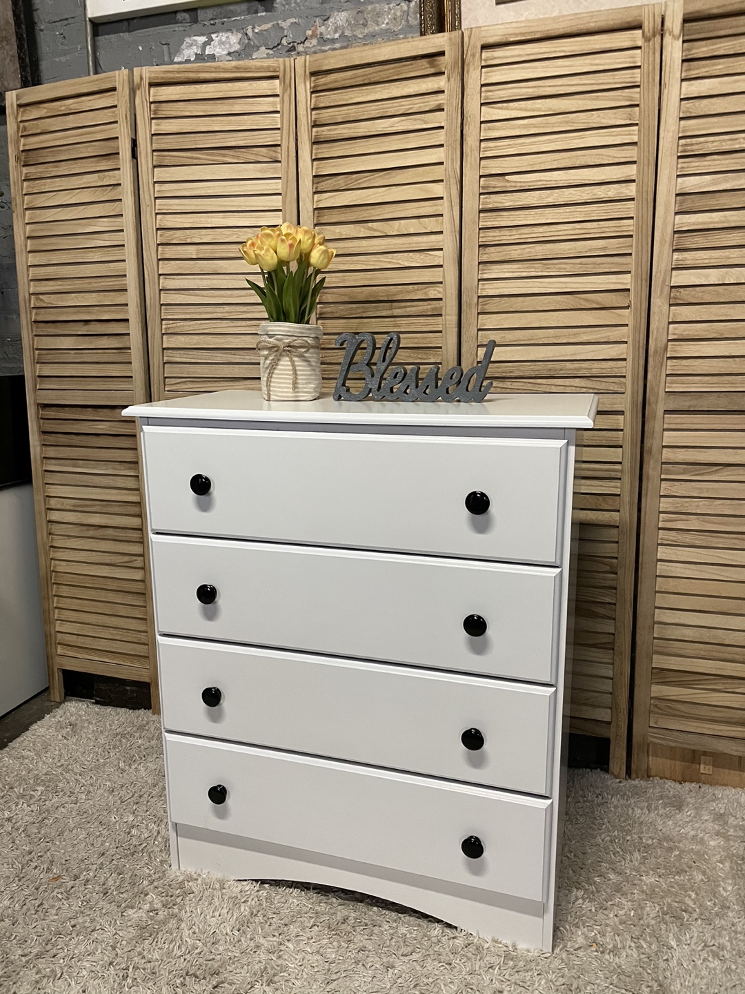 White 4-Drawer Chest of Drawers - photo 3
