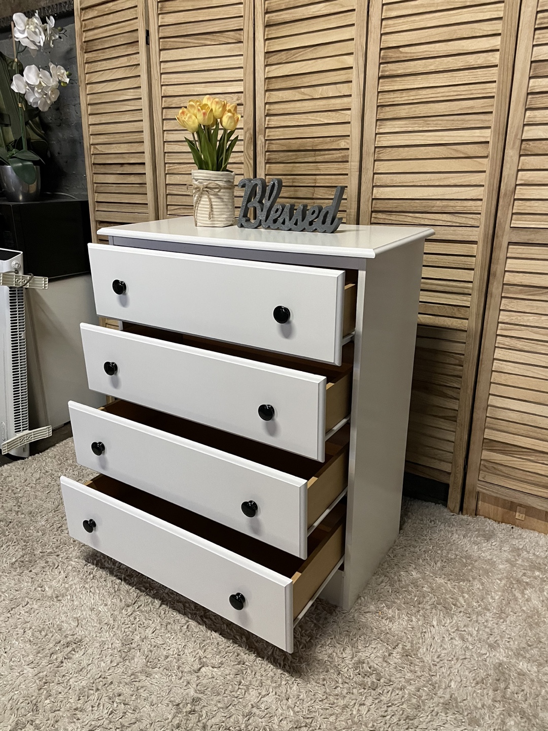 White 4-Drawer Chest of Drawers - photo 4
