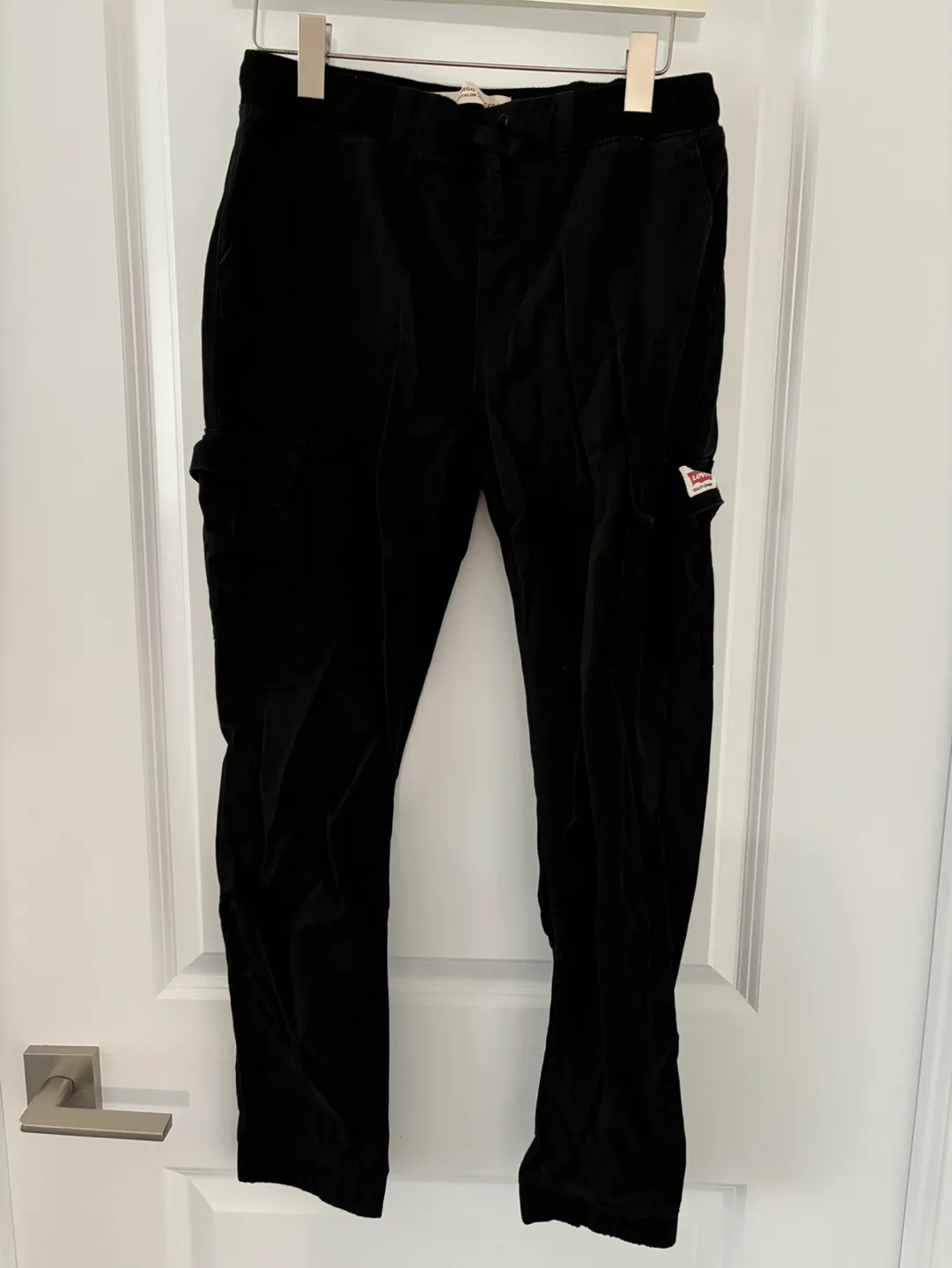 Levi's Boy's Black Cargo Jogger  Size: XL ( 10 - 12 Years) image indicator(2)