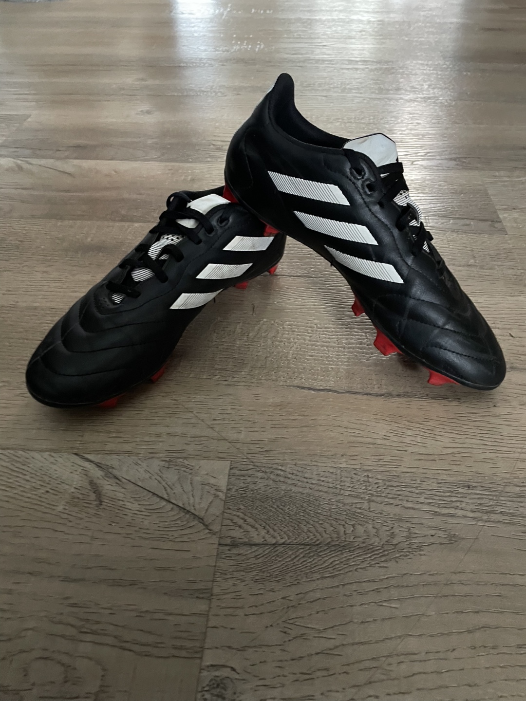 Adidas Soccer Cleats Size 8 - photo 2