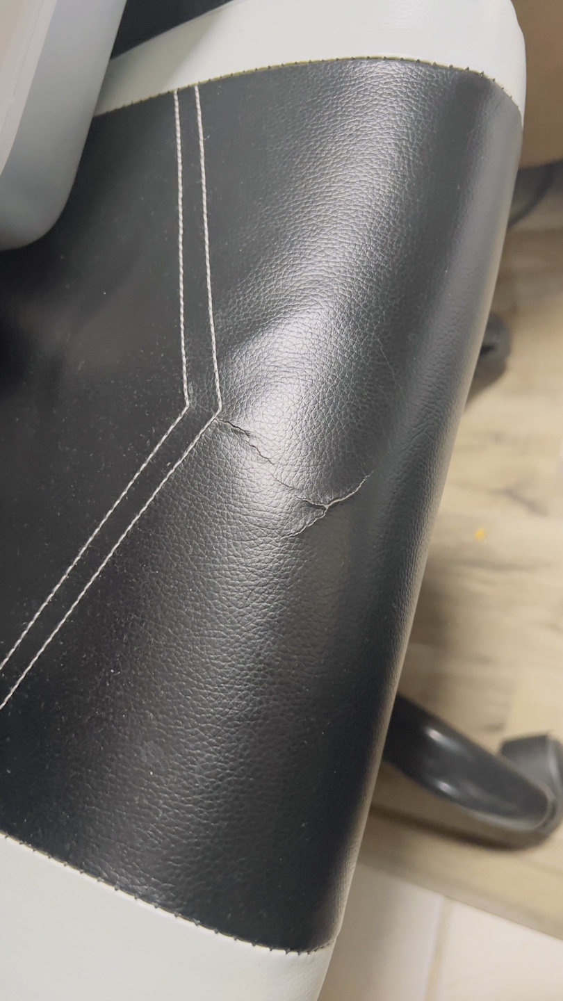 Gaming / Office Chair - Black and White - photo 4