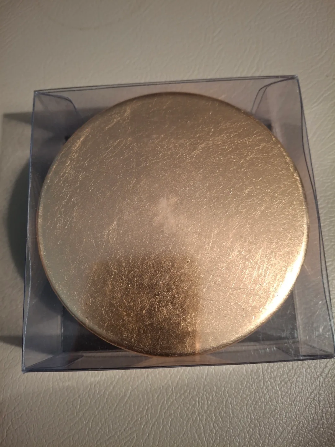 Set of 6 gold coasters (new in box) image indicator(3)