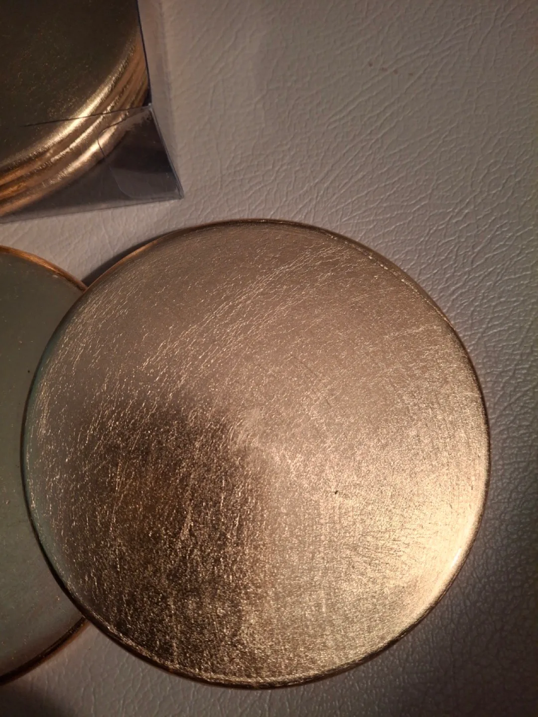 Set of 6 gold coasters (new in box) image indicator(2)