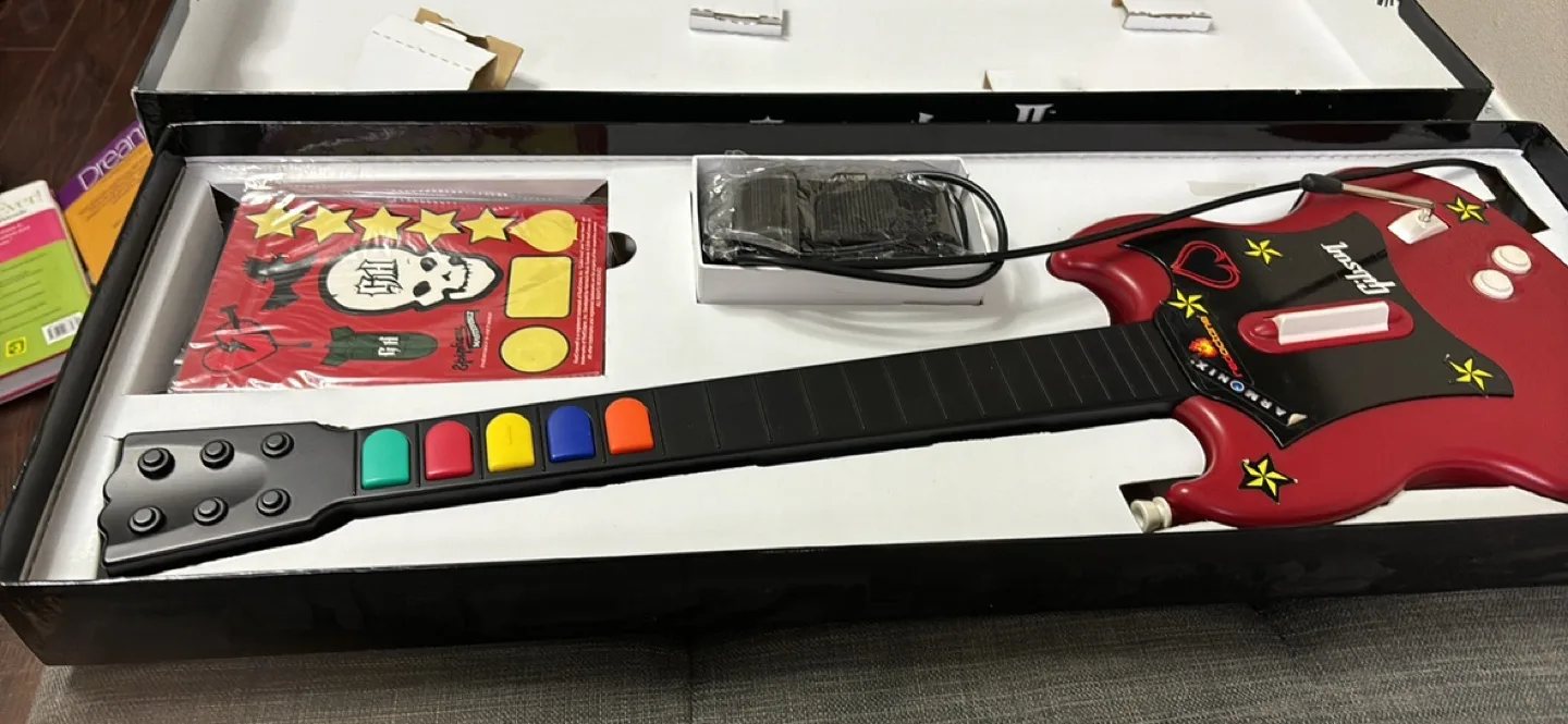 REDUCED! Limited edition Guitar Hero II (PS2) with Guitar ++ image indicator(3)