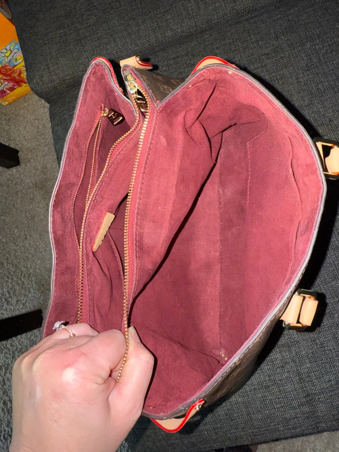 Louis Vuitton Monogram  Handbag image indicator(4)