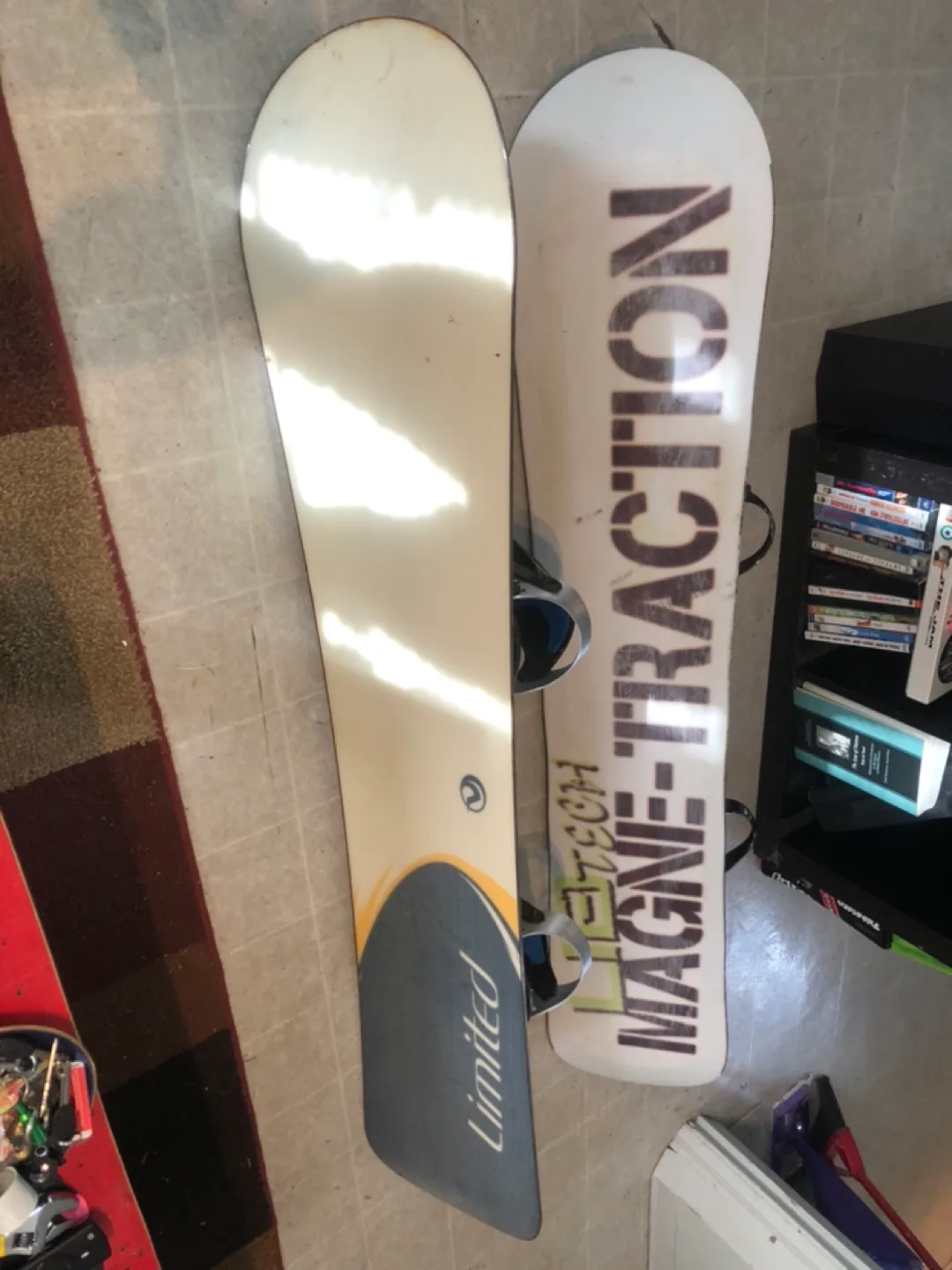 Snowboards with bindings image indicator(2)