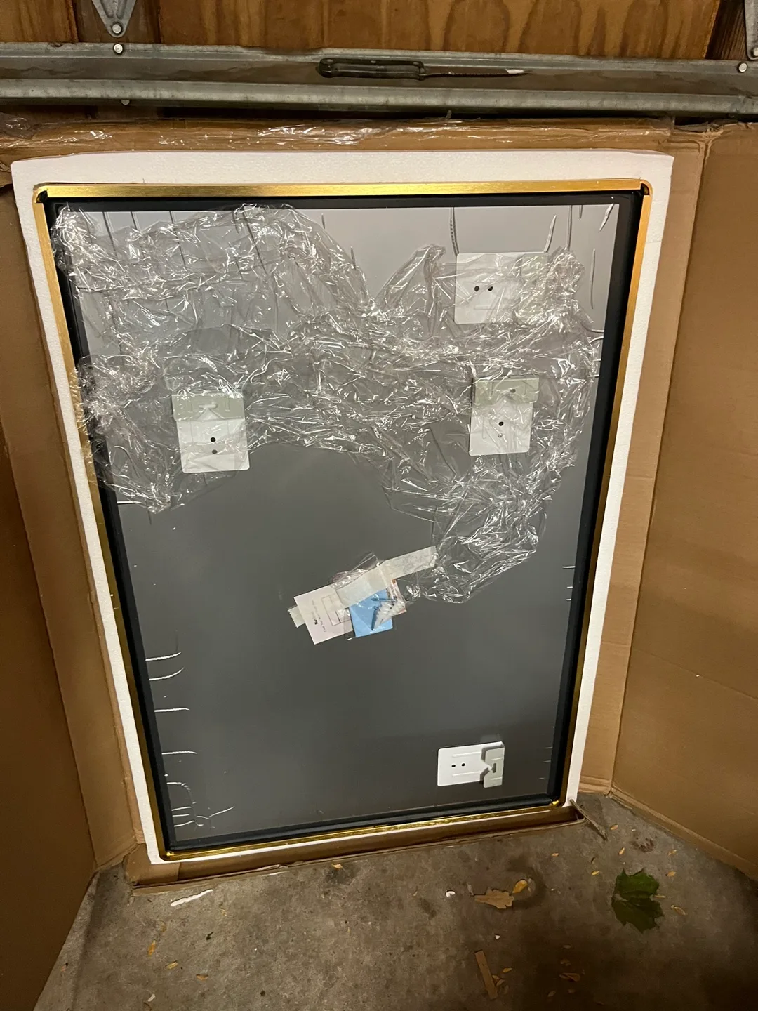 Gold Framed Wall Mirror image indicator(3)