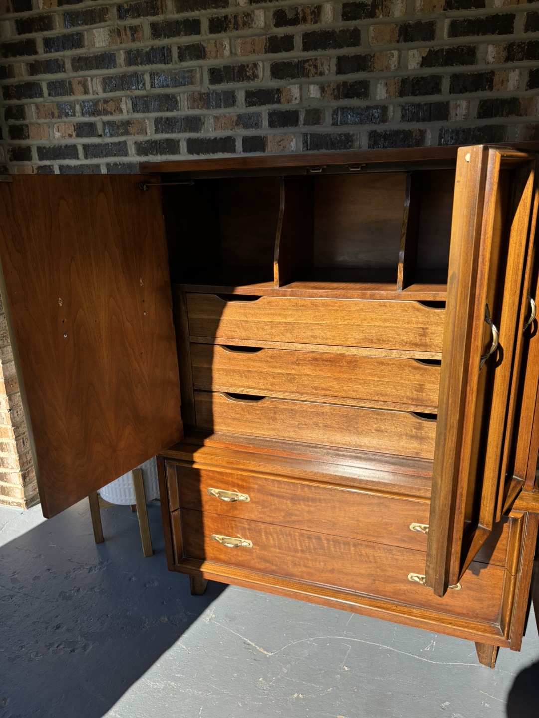 Mid Century Modern Dresser - photo 3
