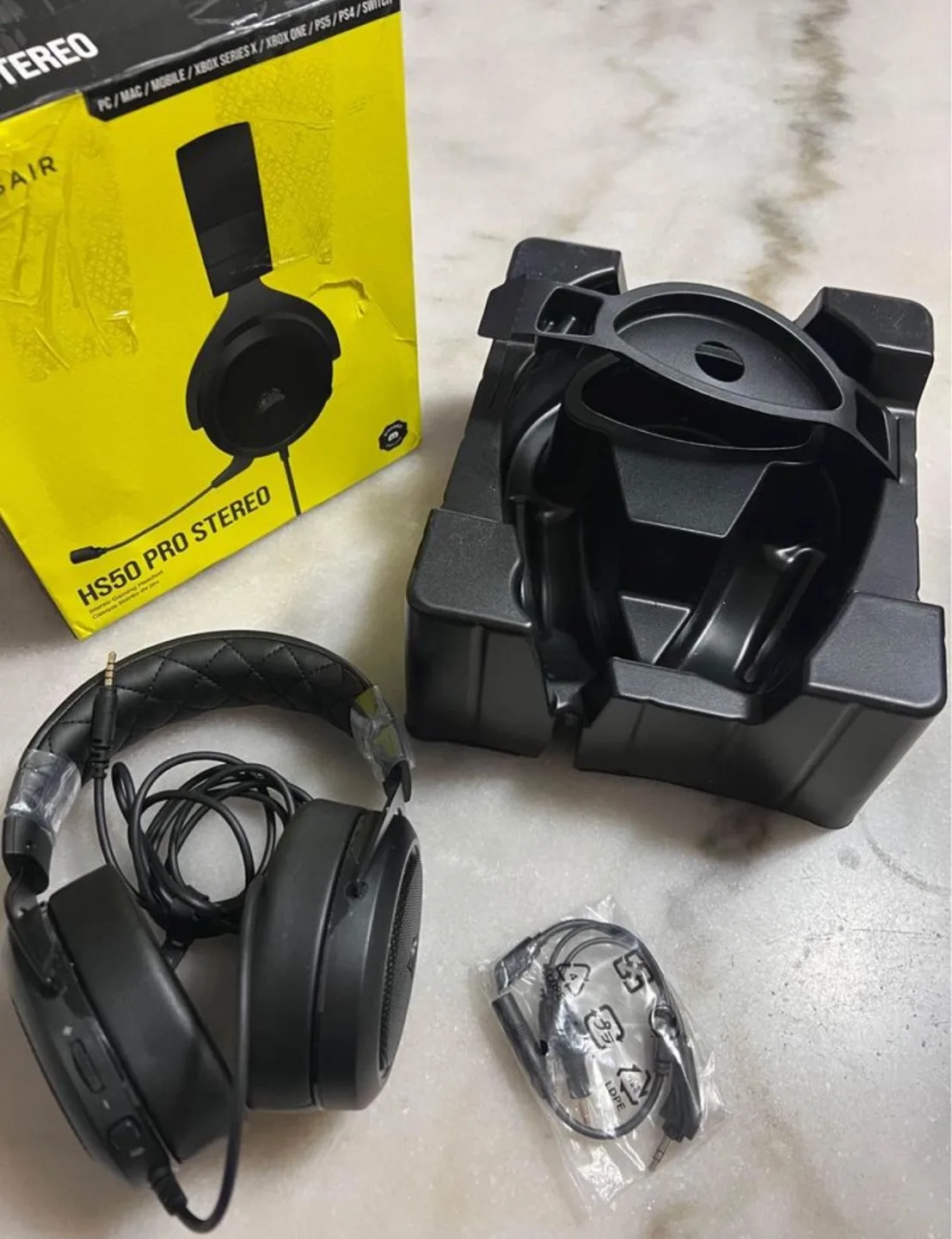 NEW Corsair HS50 Pro Stereo Gaming Headset, Carbon image indicator(2)