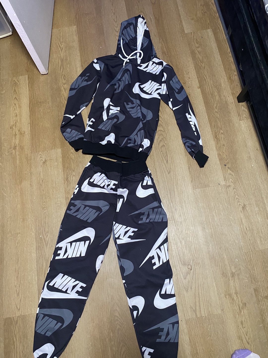 nike  women sett