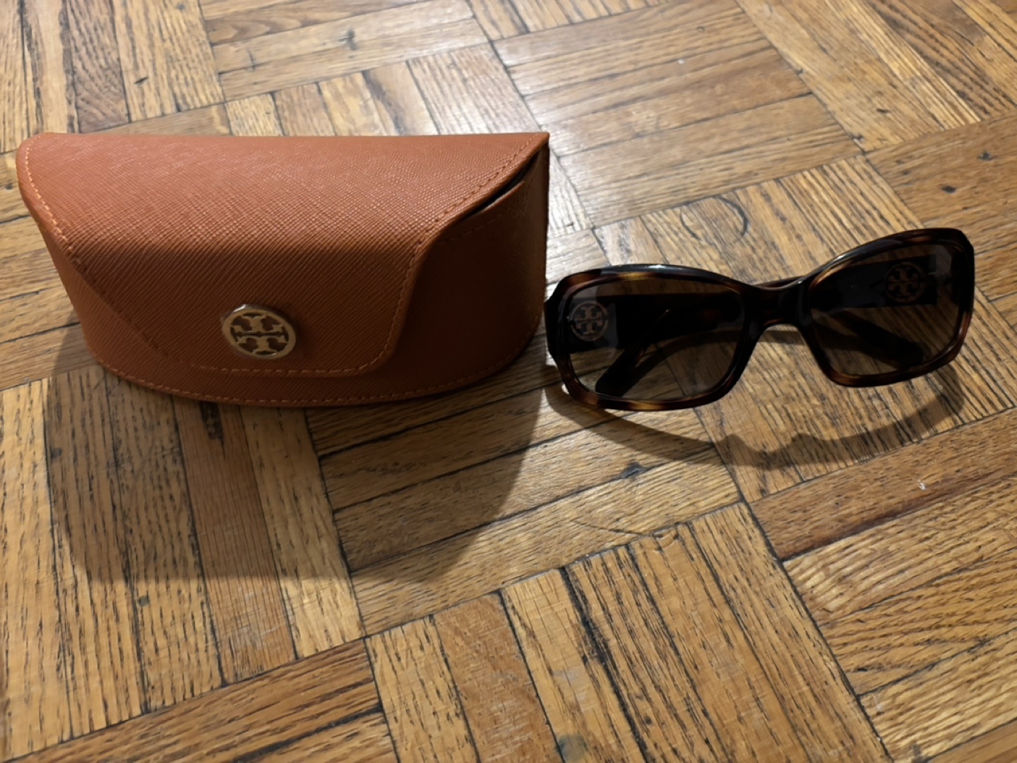 Tory Burch Sunglasses - photo 4