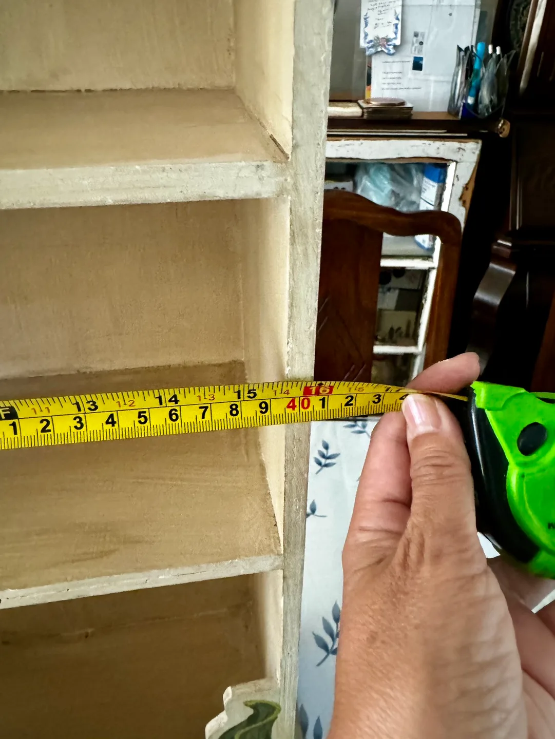 Open shelf medicine cabinet image indicator(3)