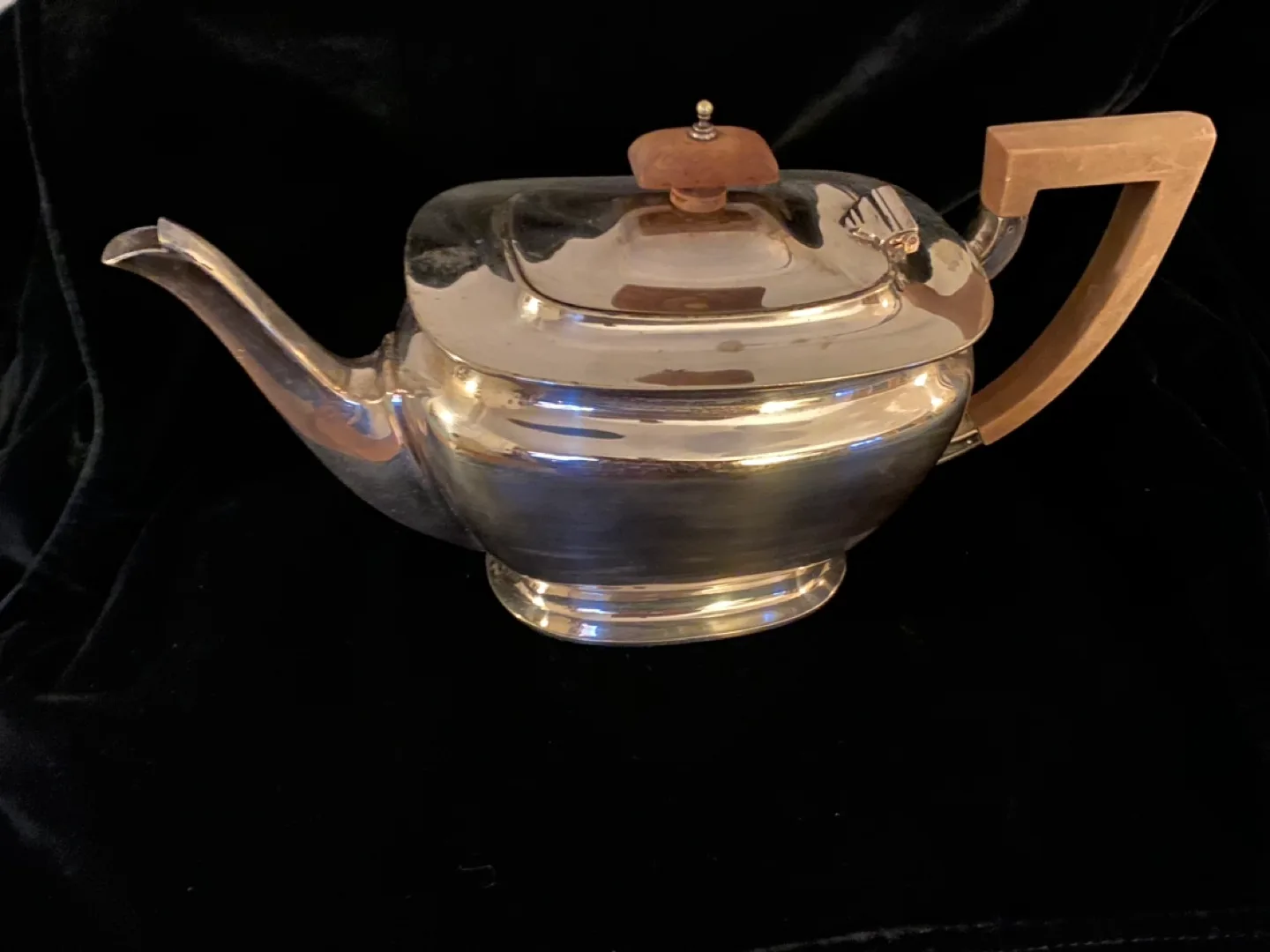 Art Deco Silver Teapot with Wood Handle image indicator(4)