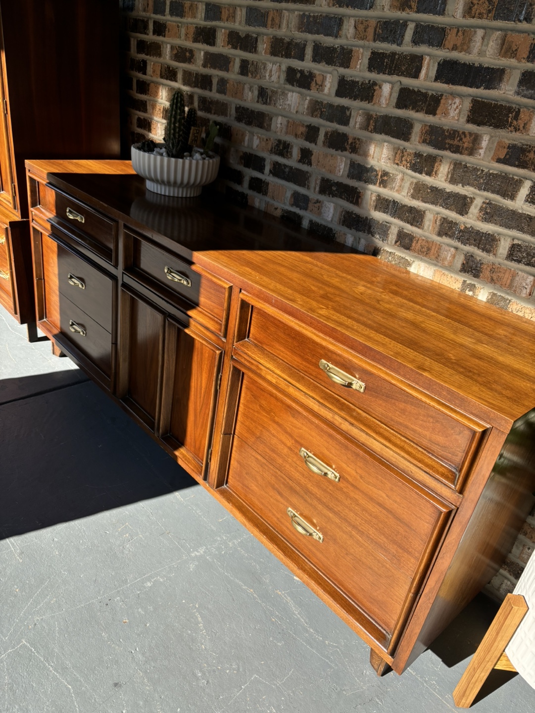 Mid Century Modern Dresser/ credenza - photo 5