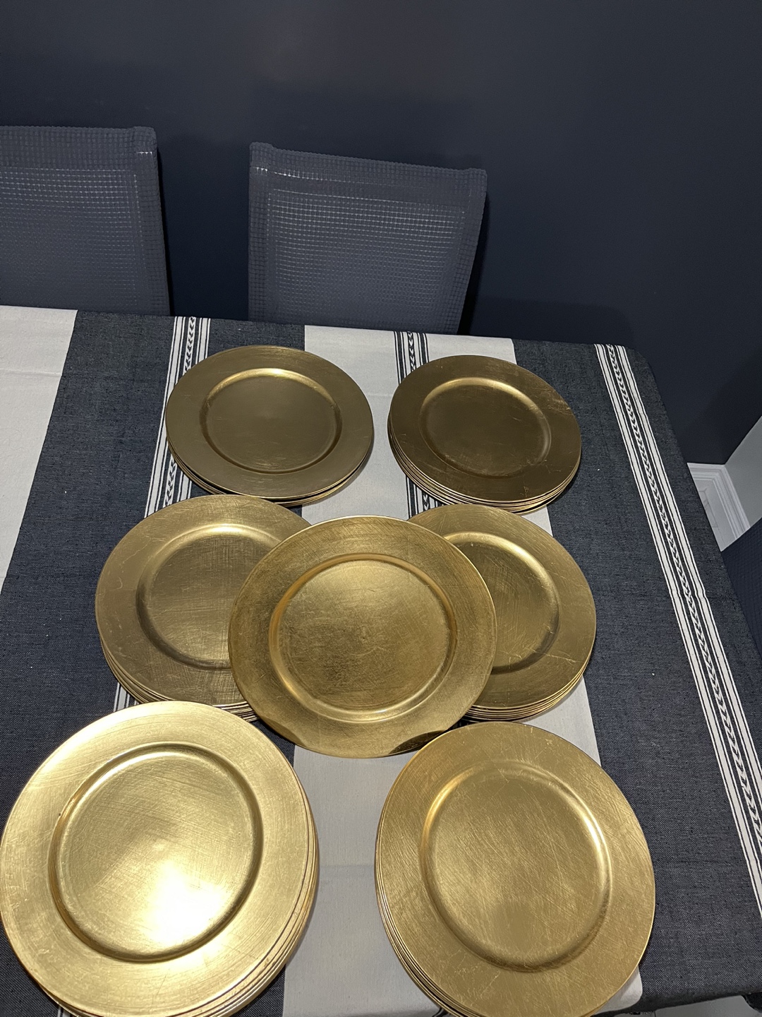 Gold Charger Plates - photo 2