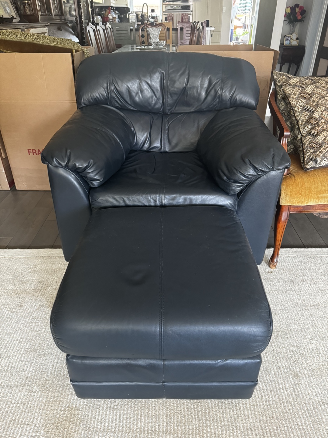 Leather club chair with ottoman - photo 2