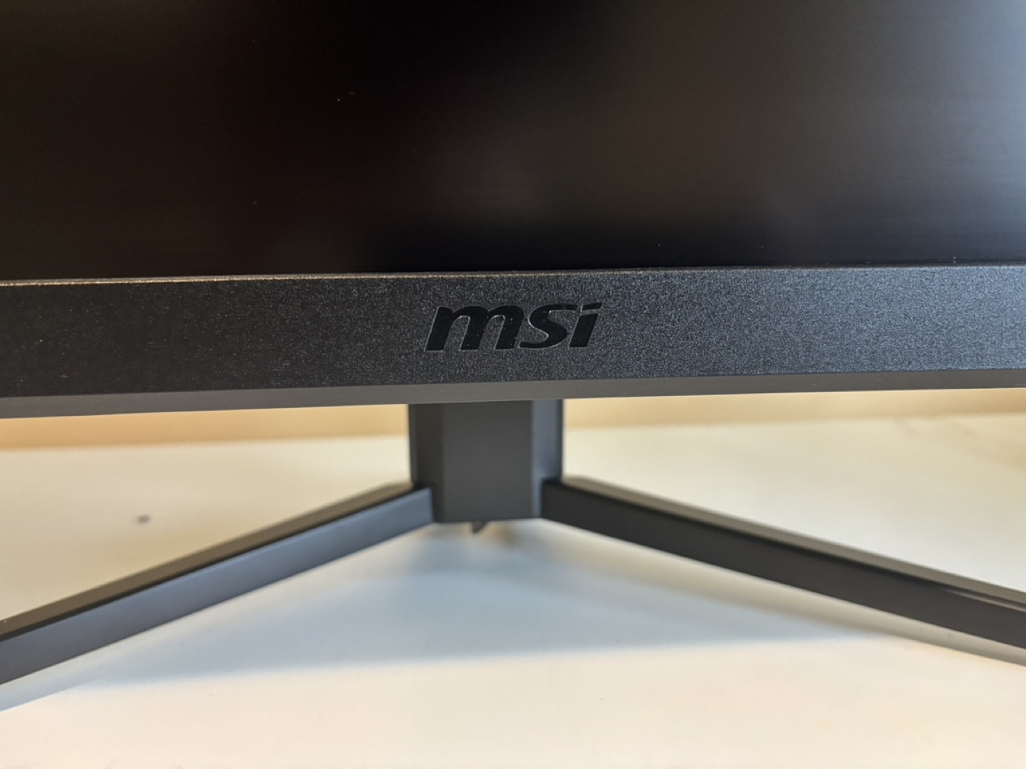 MSI 32" Curved Gaming Monitor 165 hz 1ms - photo 2