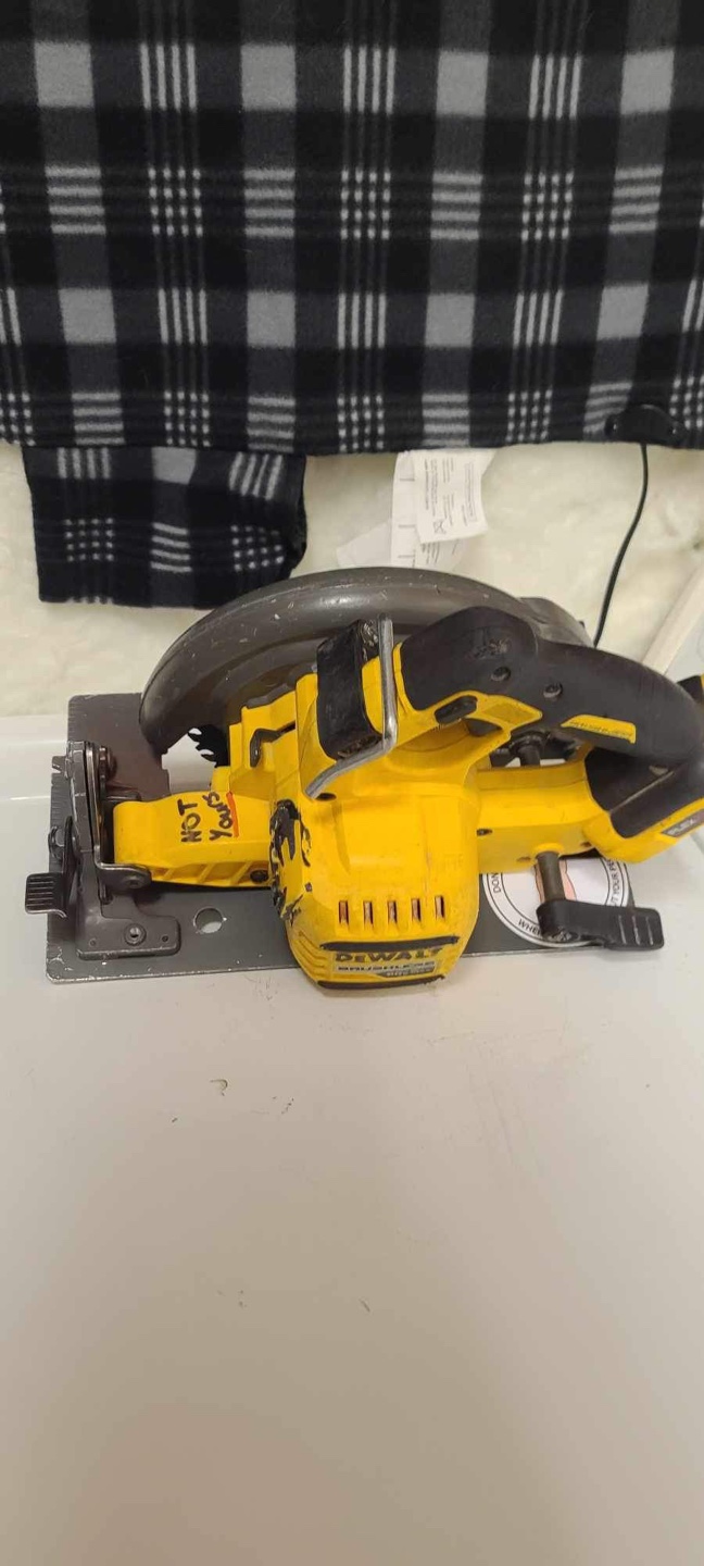Dewalt 60V Max Circular Saw - photo 3