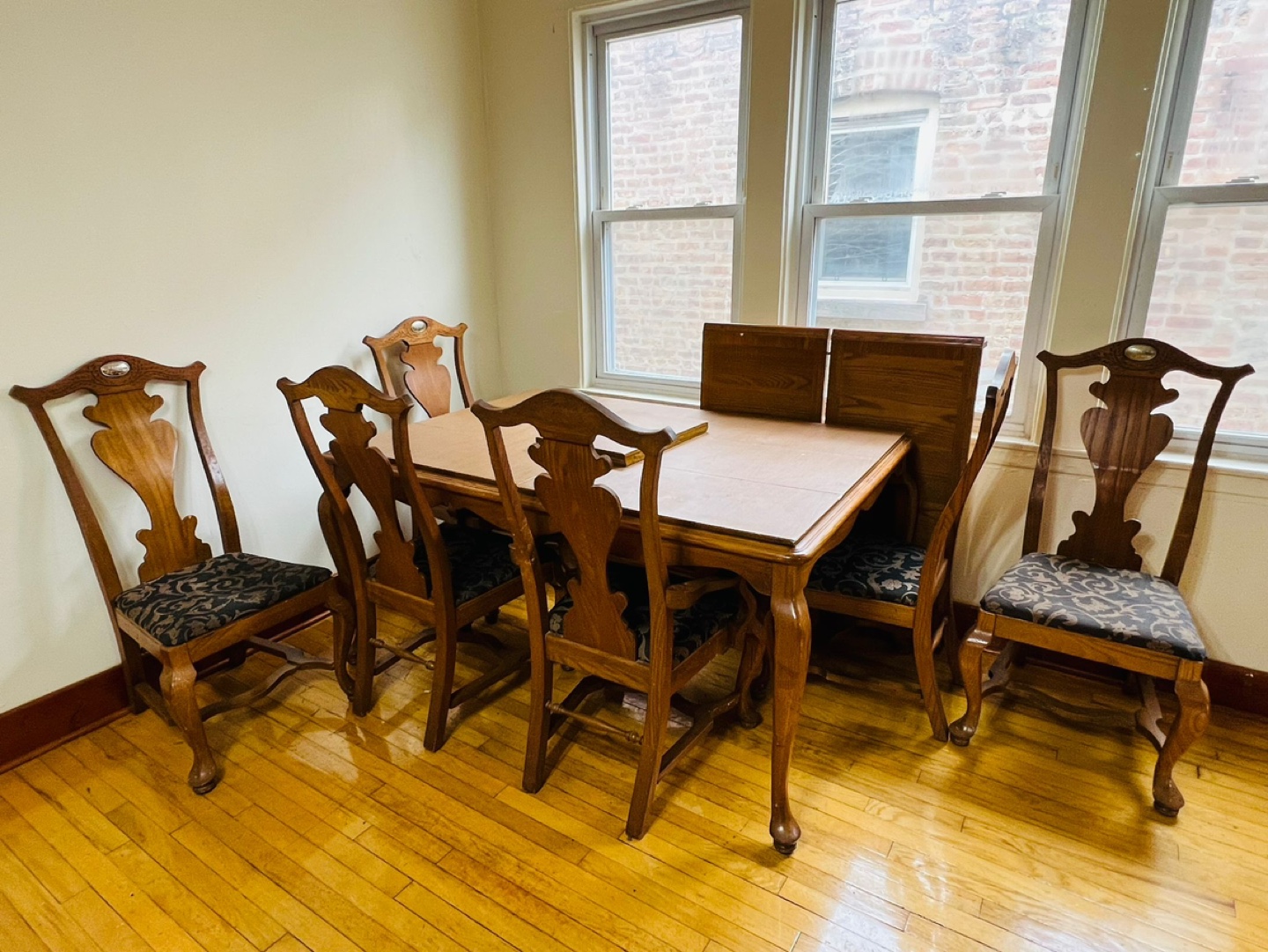 Wood Dining Table & Chairs
