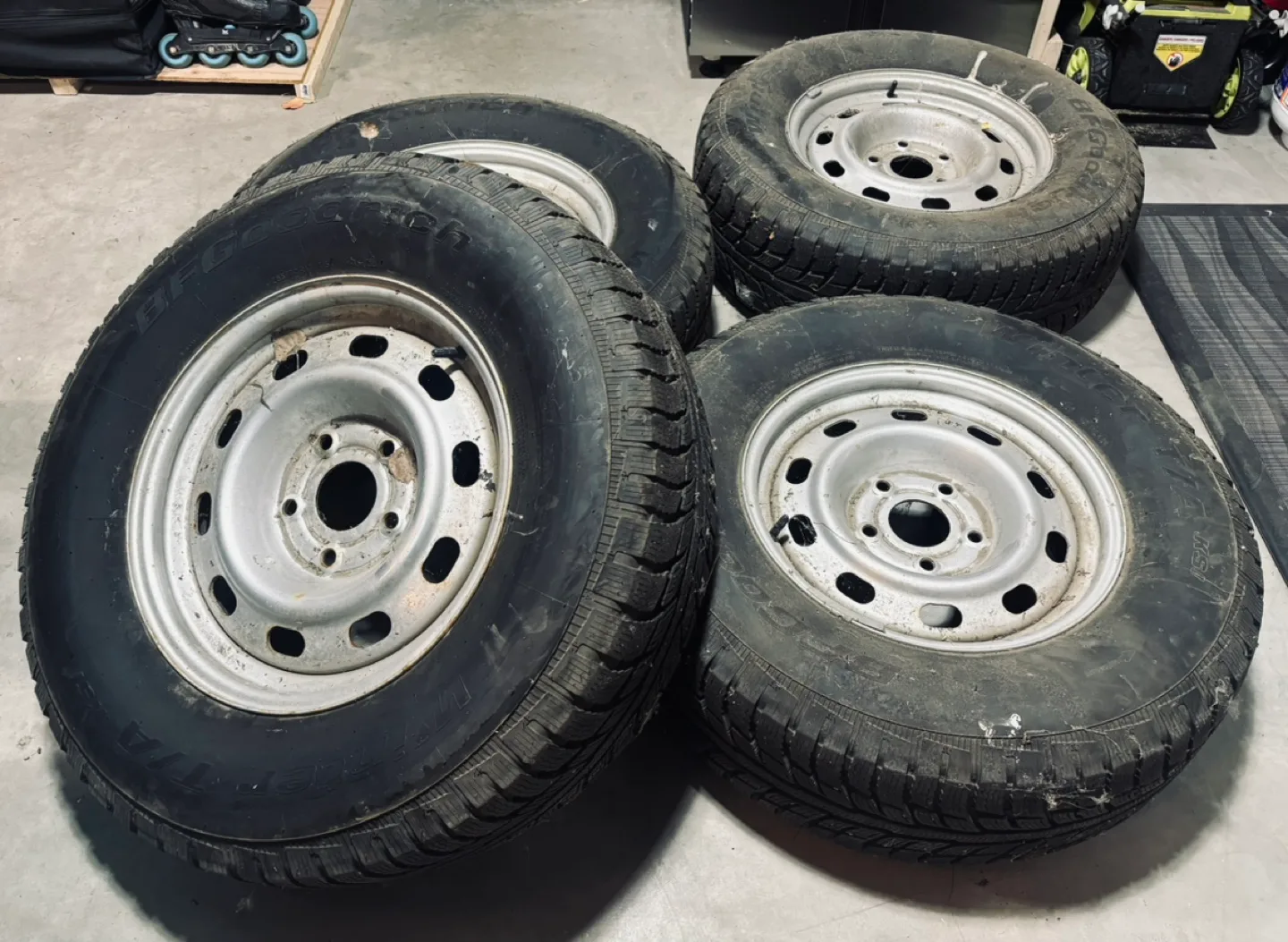 Set of 4 Winter Tires and Rims image indicator(4)