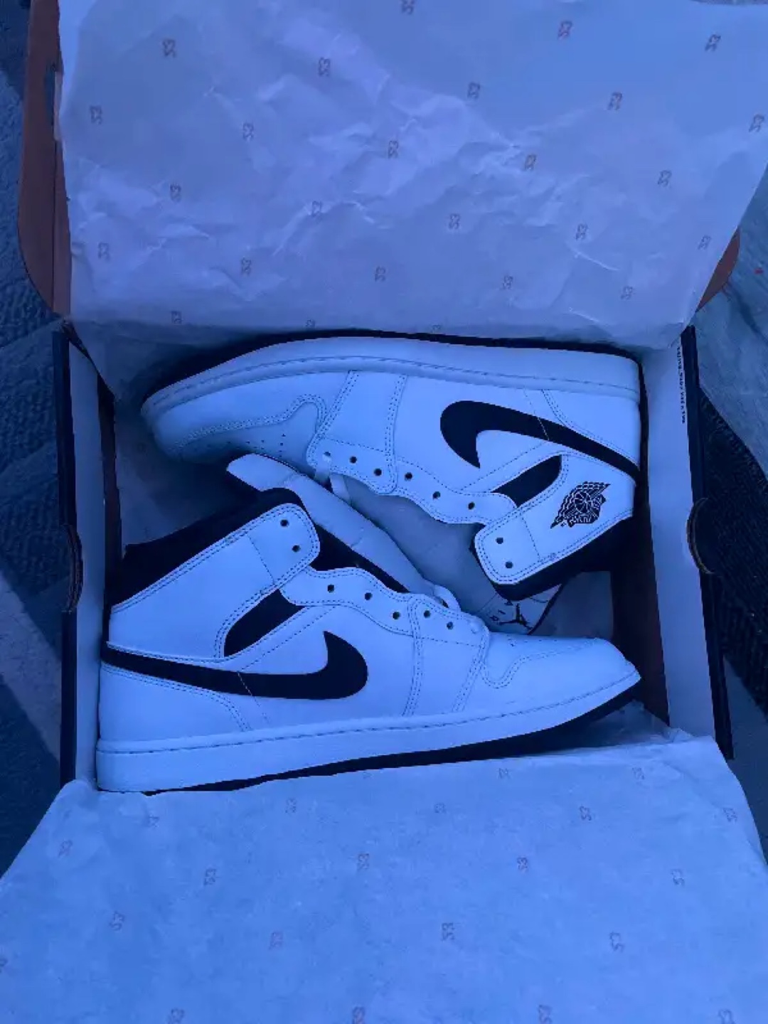 Air Jordan 1 Mid White/Black - photo 3