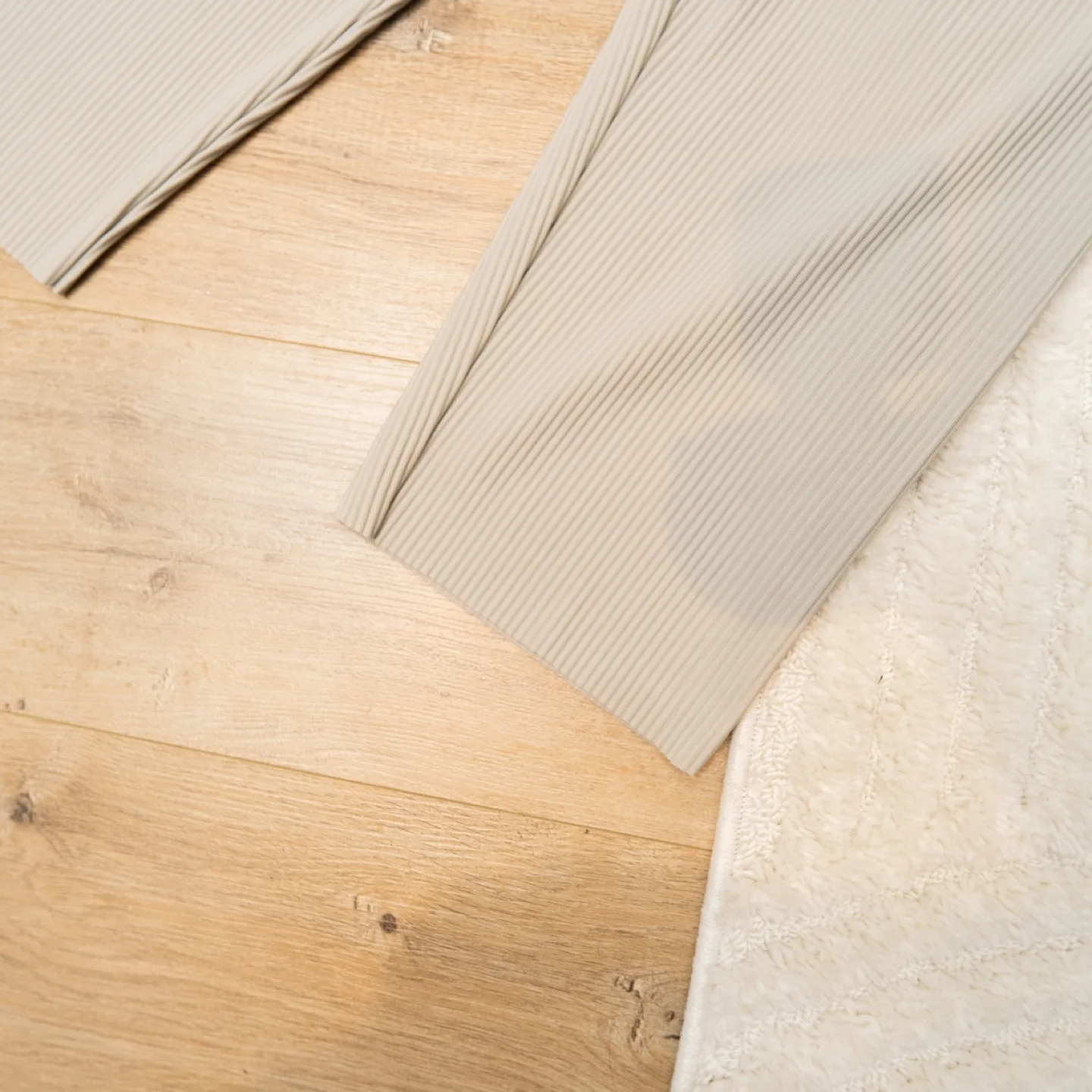 Zara Pleated Pants image indicator(3)