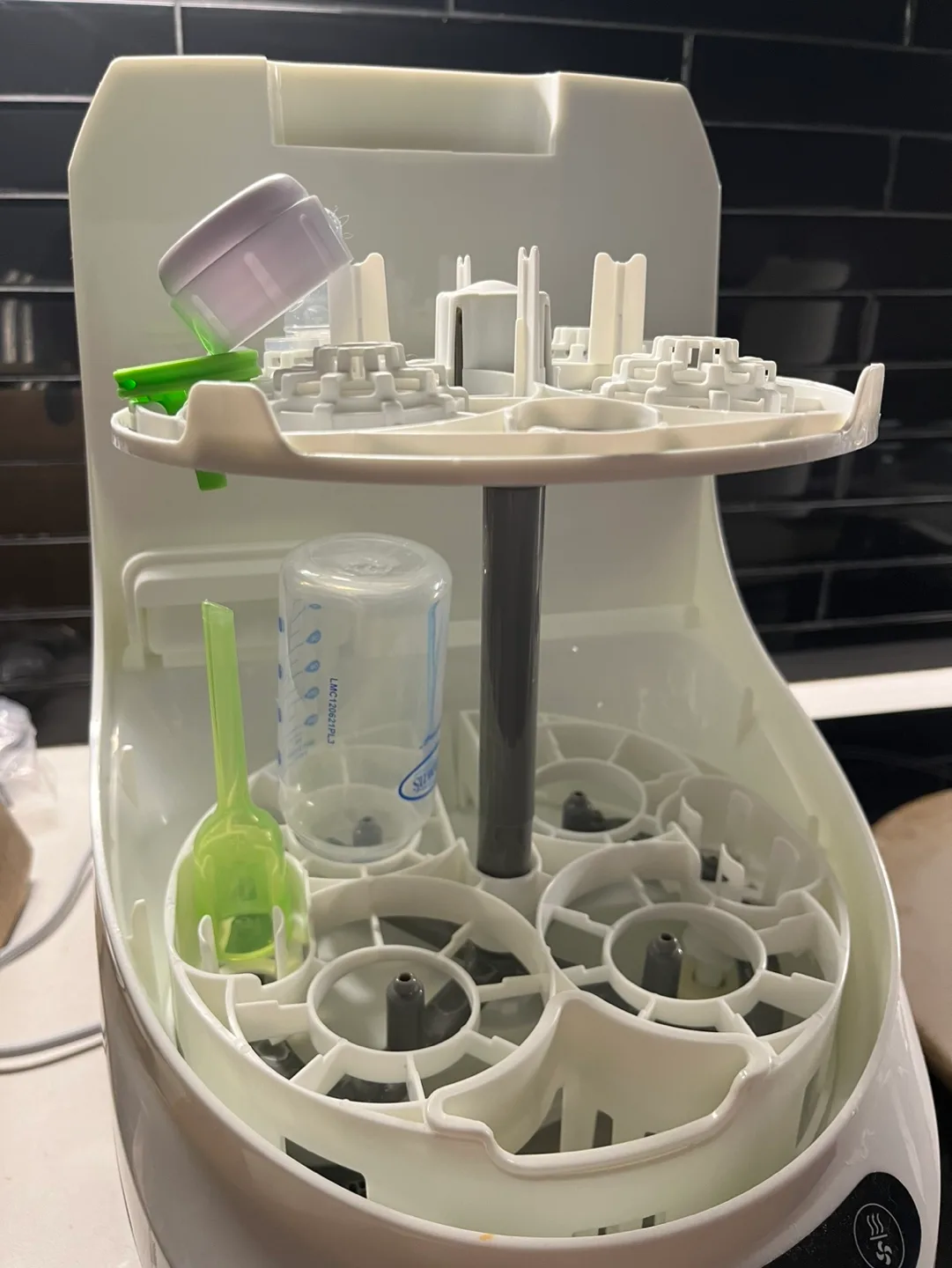 Baby Brezza Bottle Washer Pro Baby Bottle Sterilizer & Dryer image indicator(4)