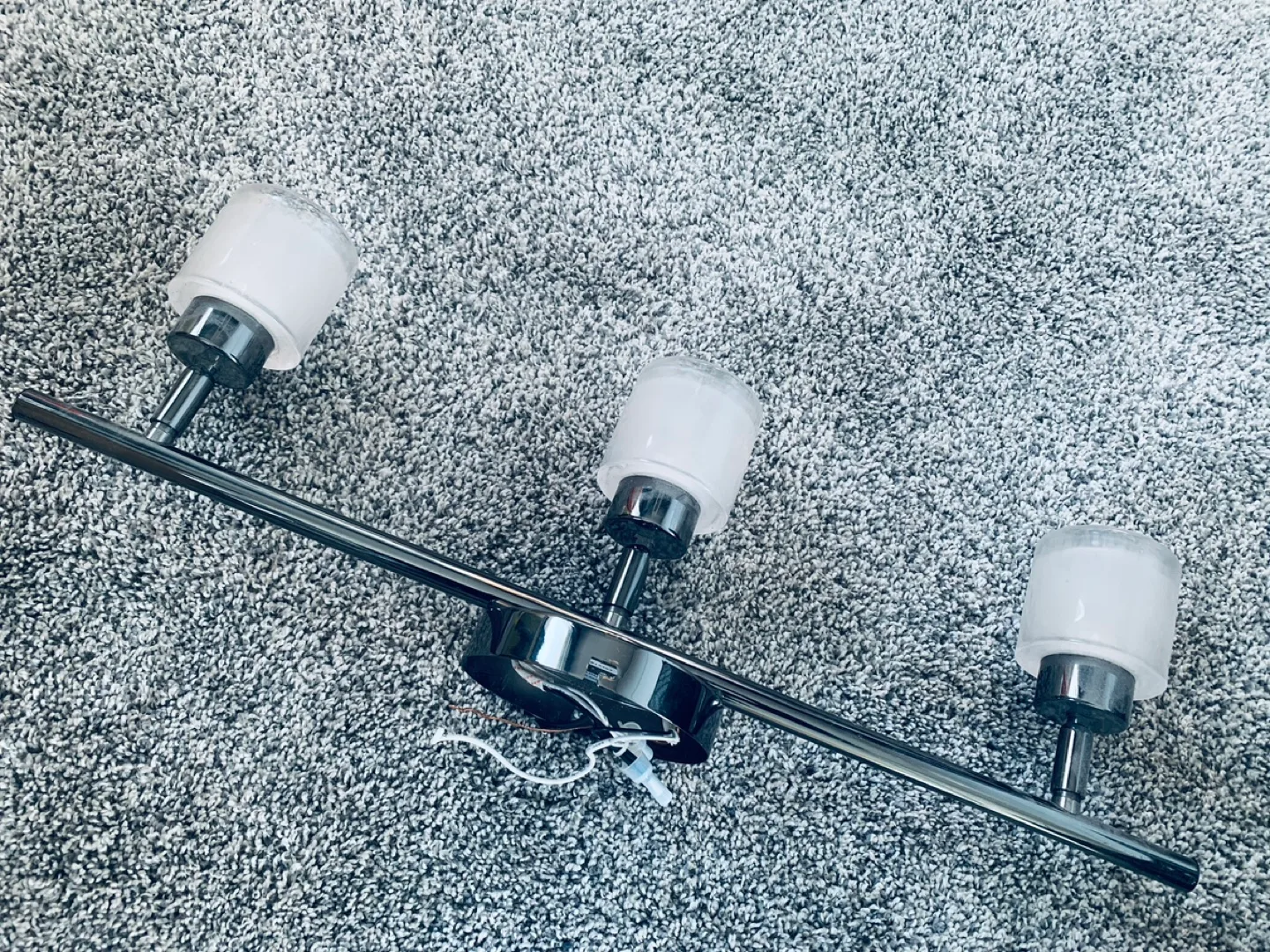 3 Light Bar Fixture (Halogen) image indicator(3)