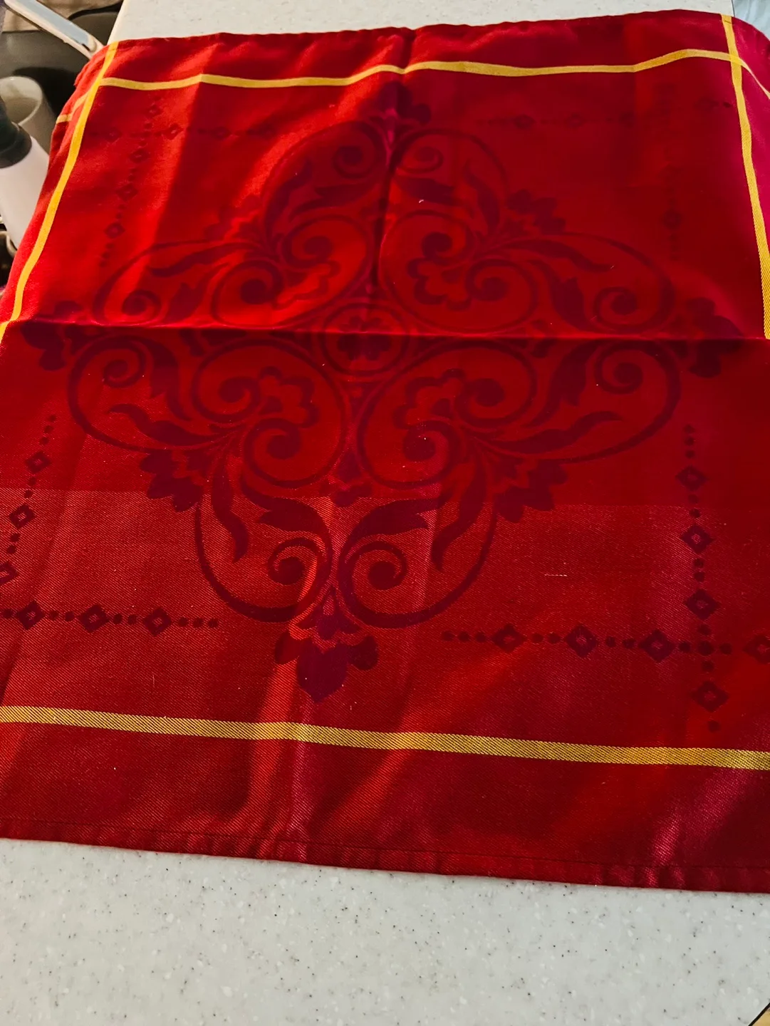 Set of 4 Red Napkins image indicator(3)