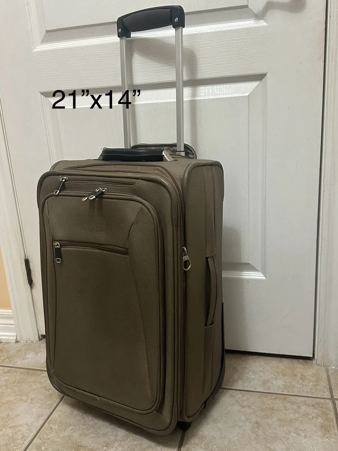 Carry on/Luggage bags image indicator(8)