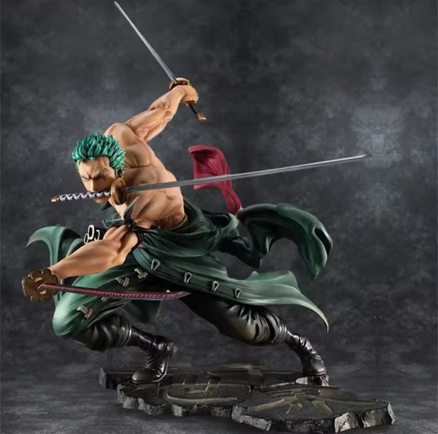 One Piece Roronoa Zoro Figure - photo 2