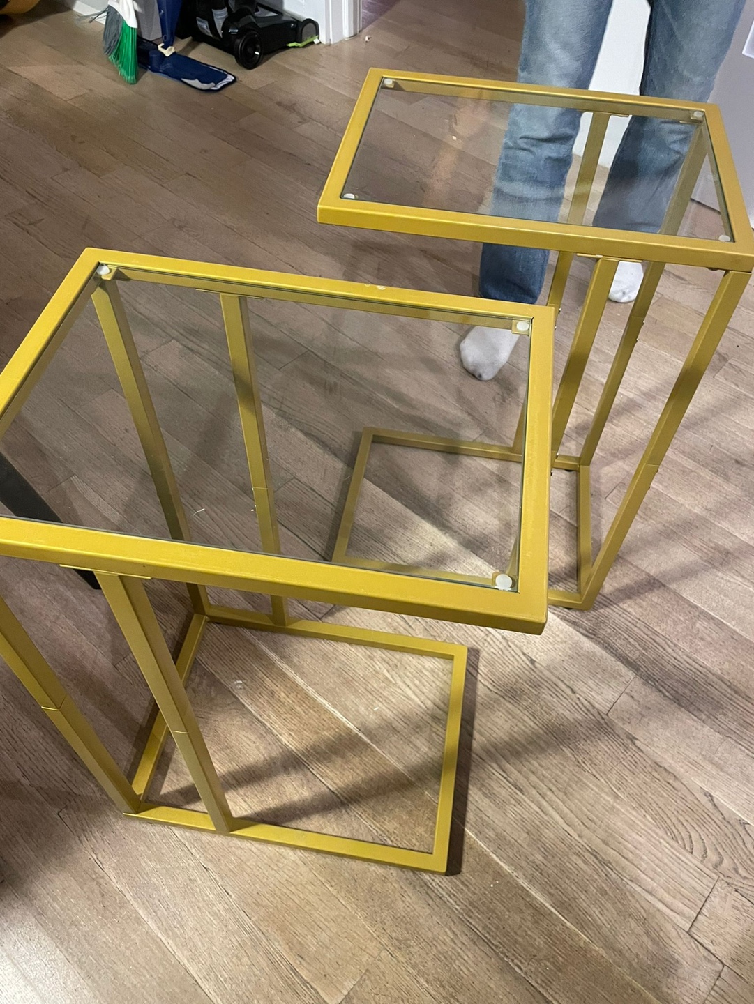 Set of 2 Gold Metal C-Shaped End Tables - photo 3